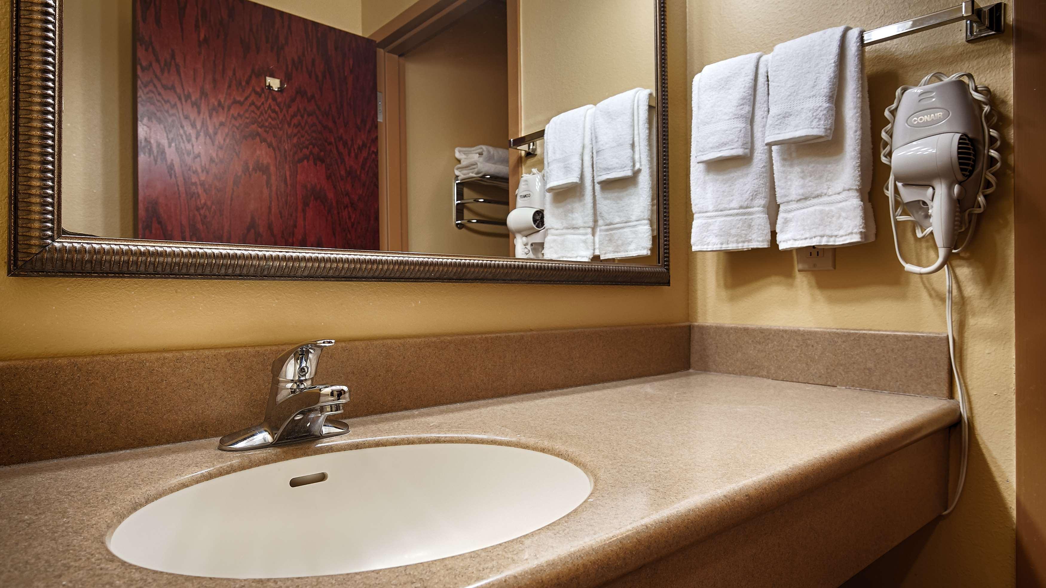 Best Western Plus Two Rivers Hotel & Suites Demopolis Экстерьер фото