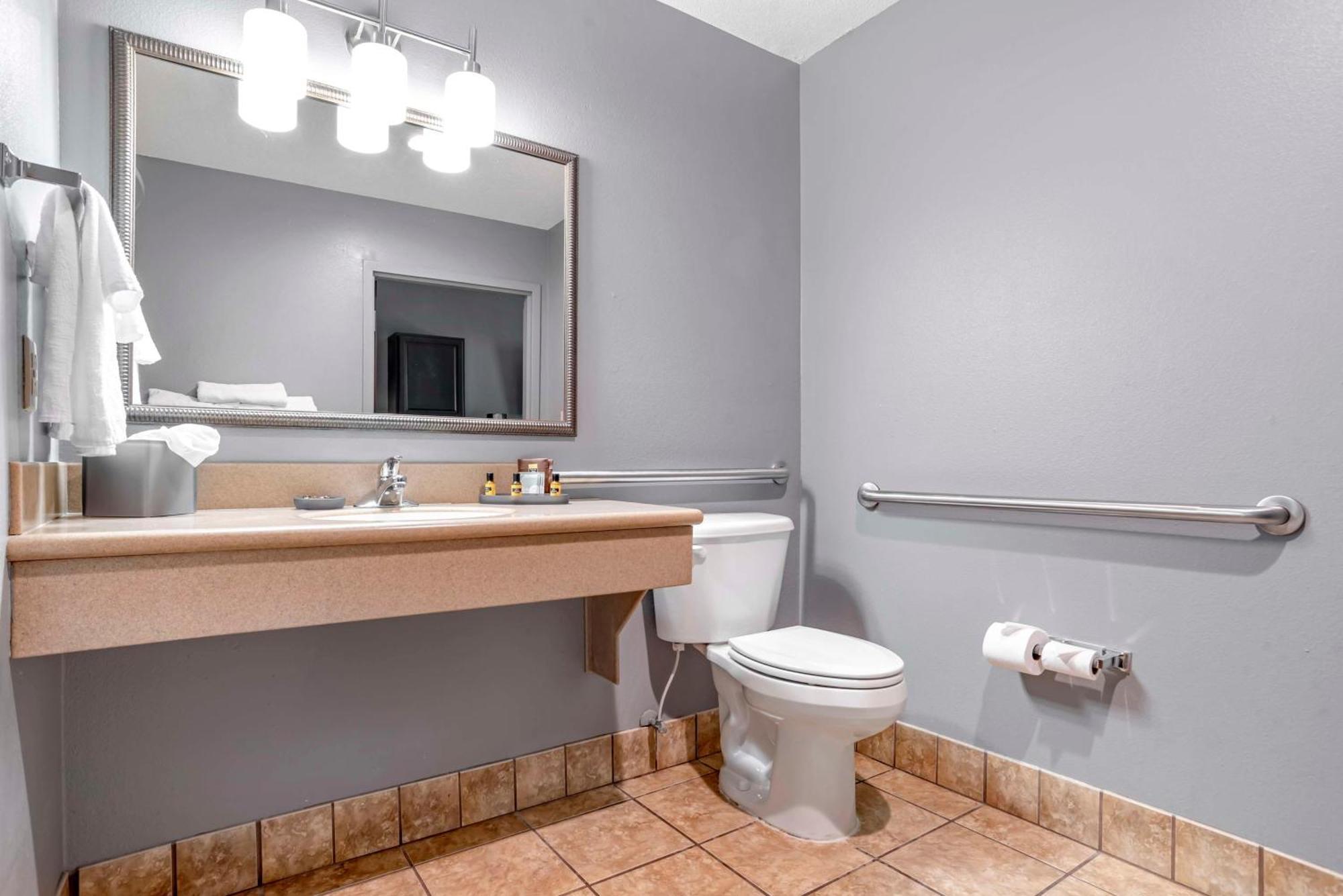 Best Western Plus Two Rivers Hotel & Suites Demopolis Экстерьер фото