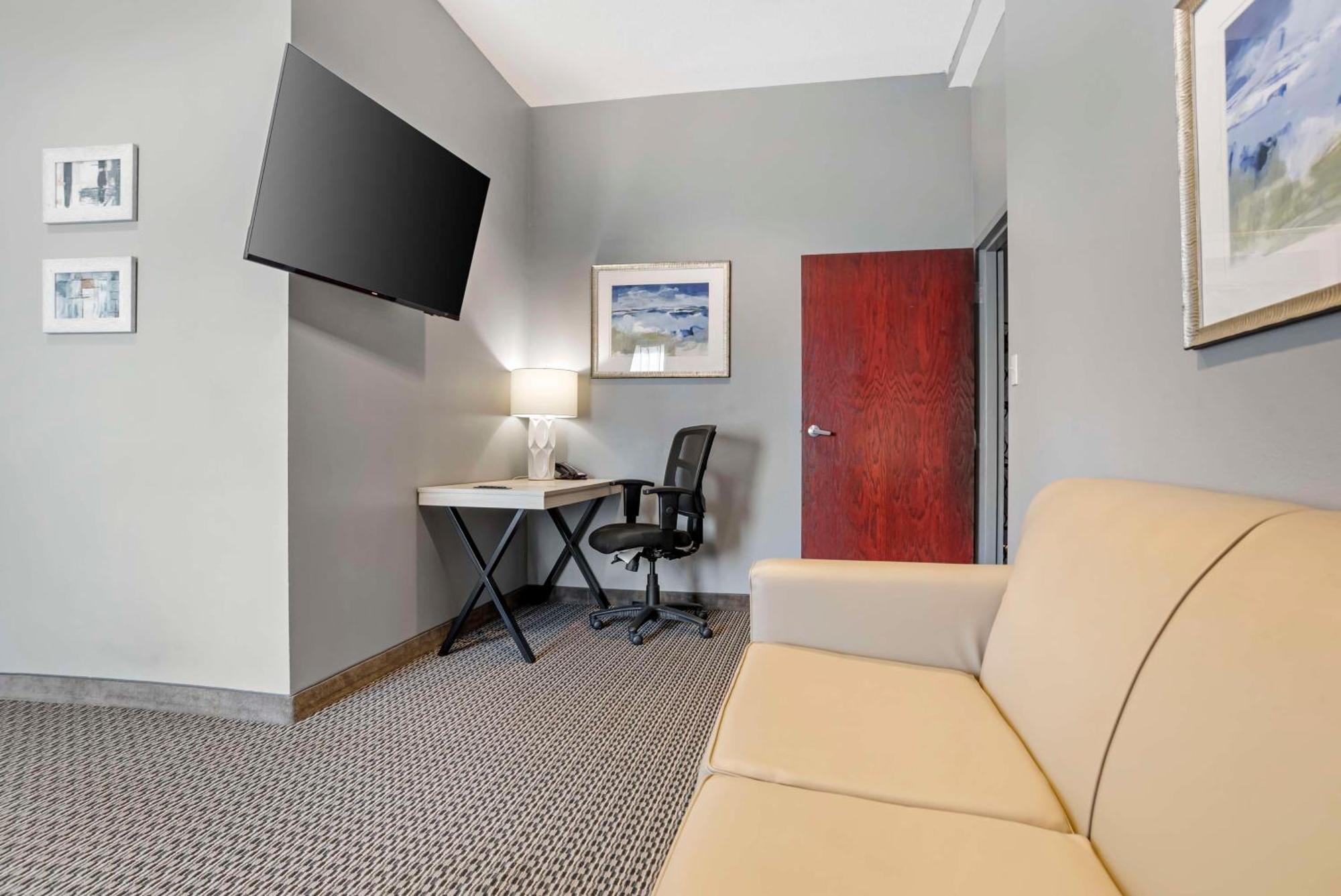 Best Western Plus Two Rivers Hotel & Suites Demopolis Экстерьер фото