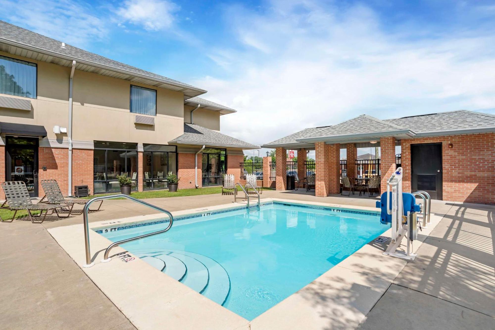 Best Western Plus Two Rivers Hotel & Suites Demopolis Экстерьер фото