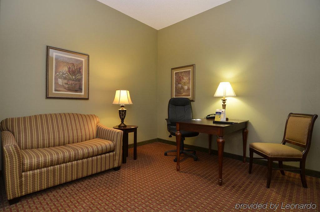 Best Western Plus Two Rivers Hotel & Suites Demopolis Номер фото