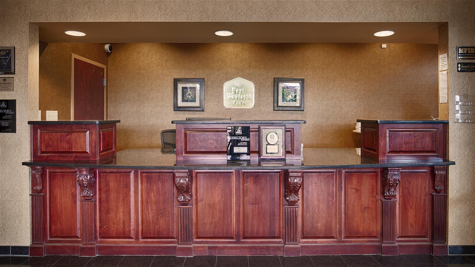 Best Western Plus Two Rivers Hotel & Suites Demopolis Экстерьер фото