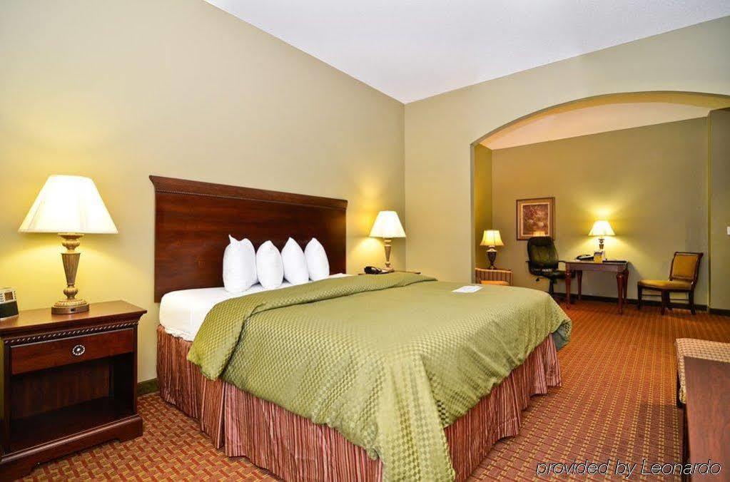 Best Western Plus Two Rivers Hotel & Suites Demopolis Экстерьер фото